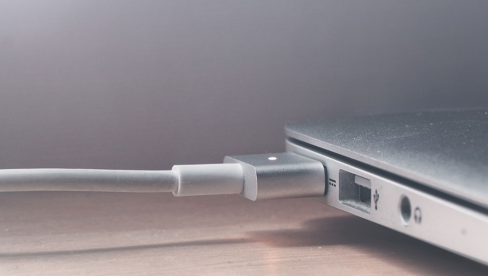 If the MacBook Pro rumours about USB Type C are true, say goodbye to Apple's MagSafe power connector.